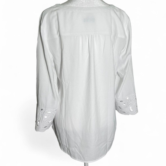 Talbots White Eyelet Embroidered V-Neck Blouse Size Small - Picture 2 of 7